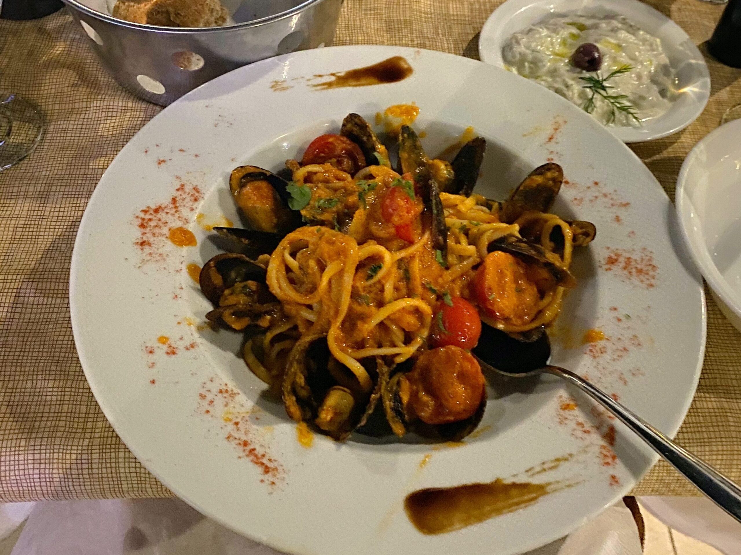 Santorini Apsithia Restaurant Mussels and linguine