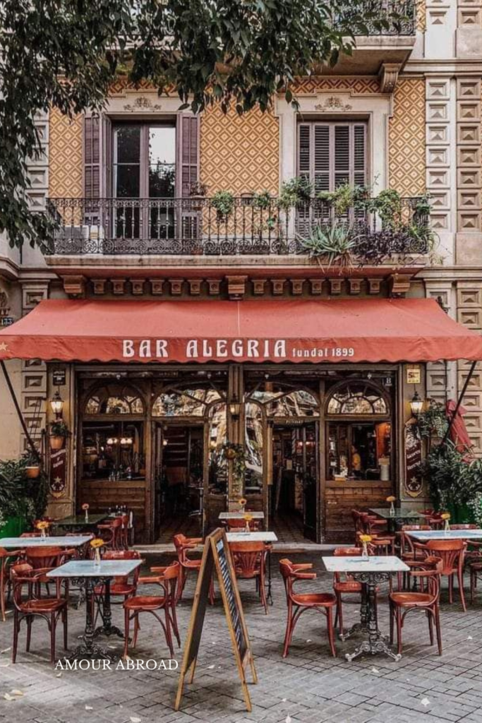 Eating on the streets of Barcelona, you happen upon places when you walk and walk. Bar Alegria in Eixample